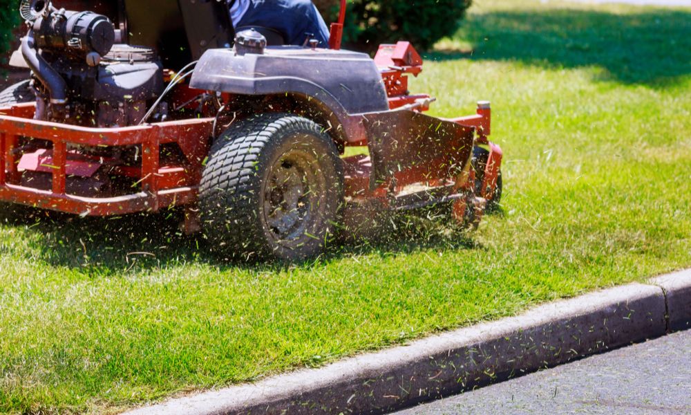 6 Benefits of a Customized Lawn Care Program